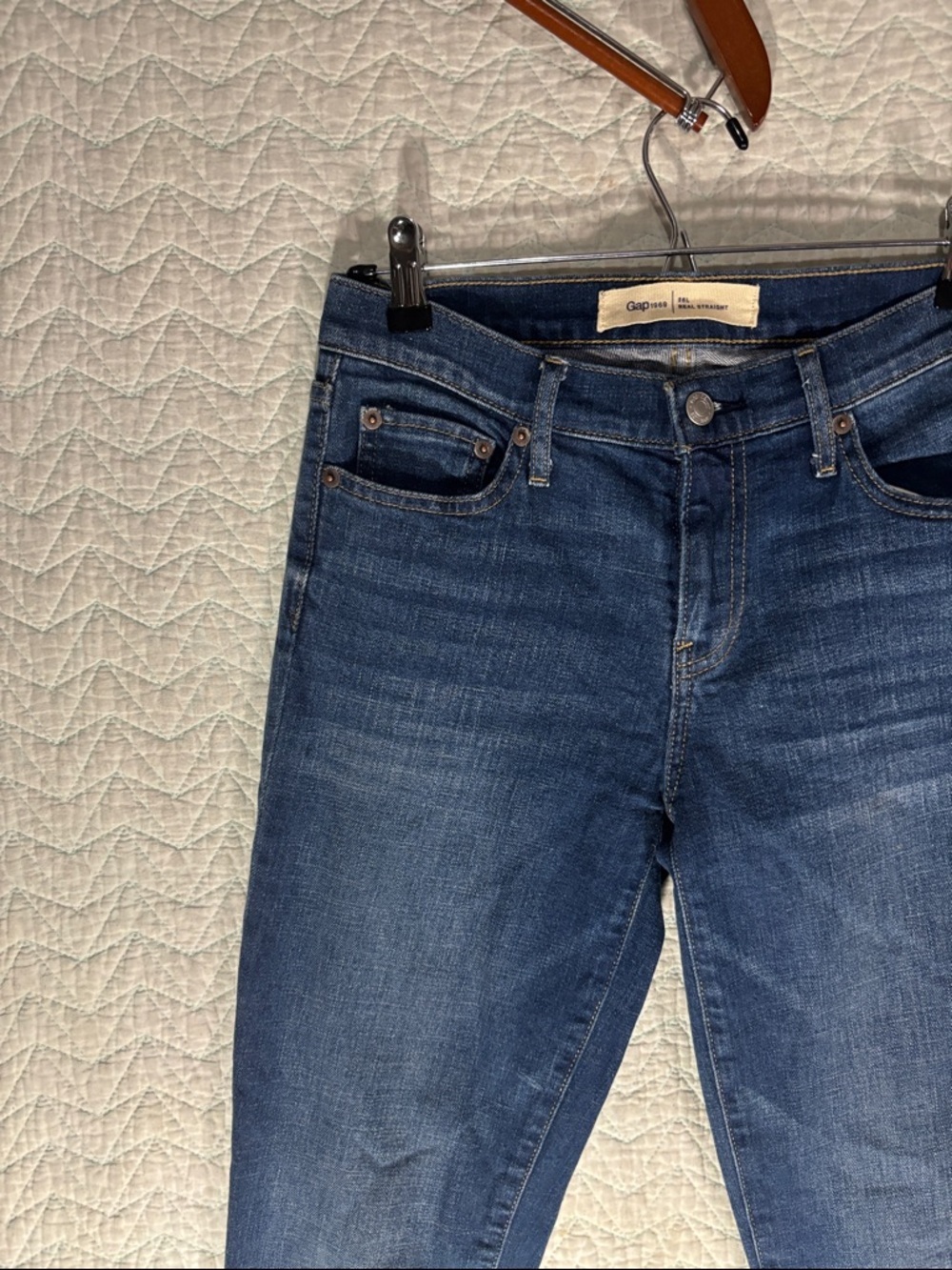 GAP Women's Straight Leg Jeans - Medium Blue Wash - Picture 4 of 8